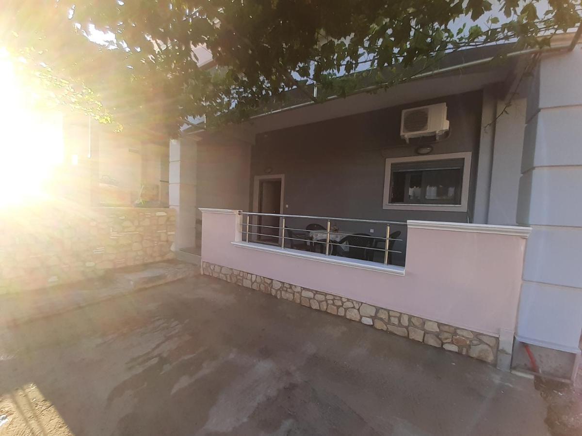 Utsi Villa Ligidhes Buitenkant foto