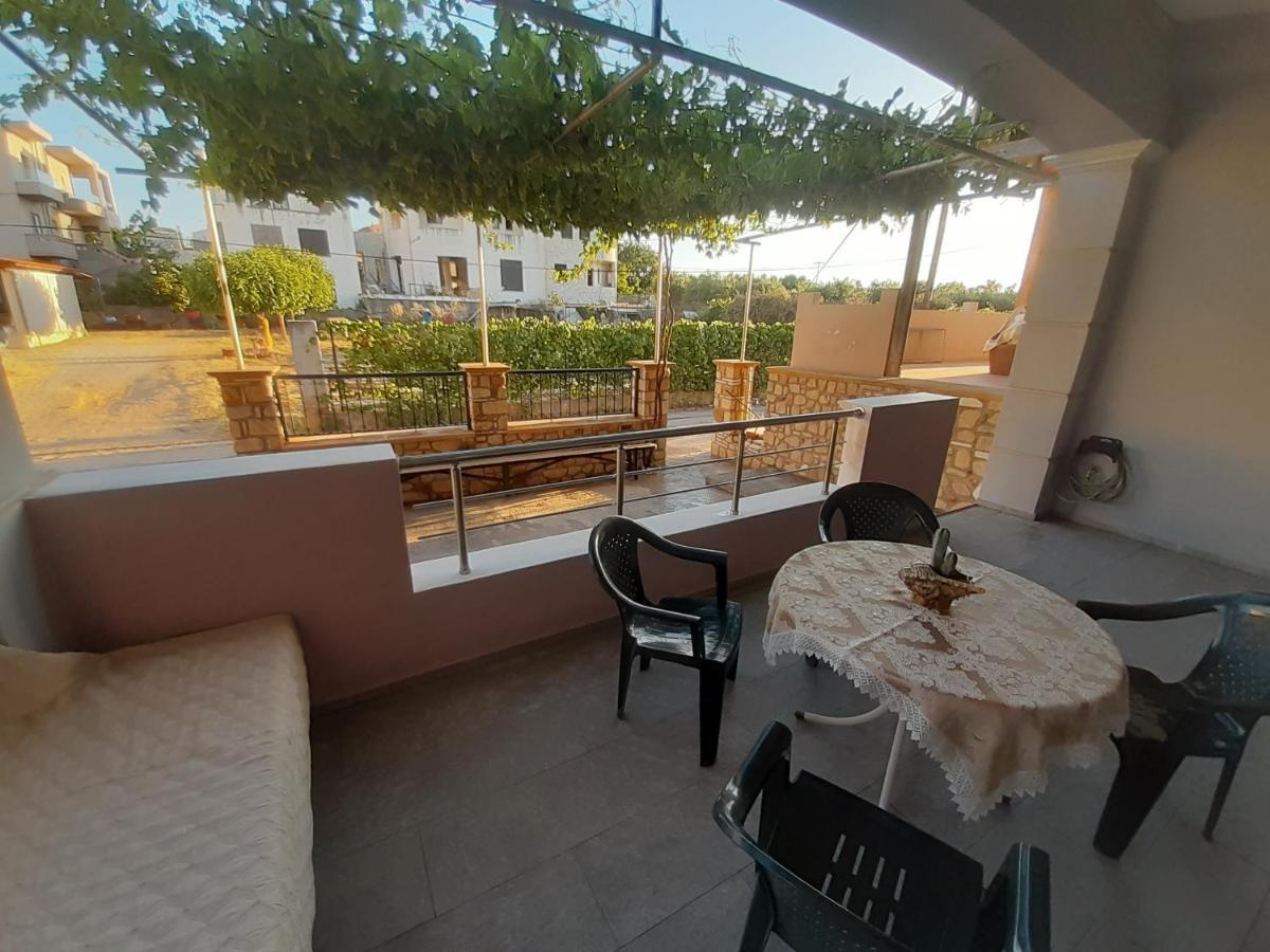 Utsi Villa Ligidhes Buitenkant foto
